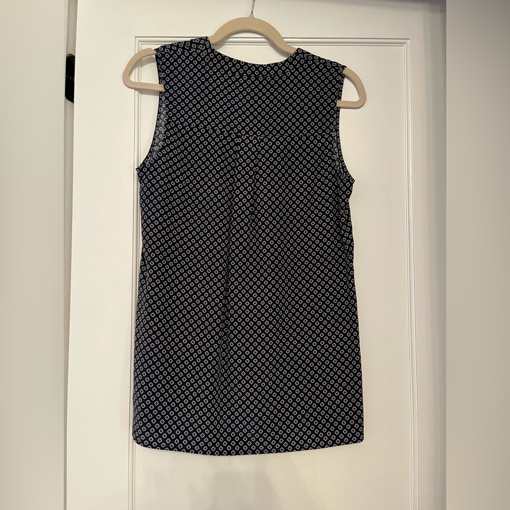 Theory blouse. Size small. Worn once. Great condition.